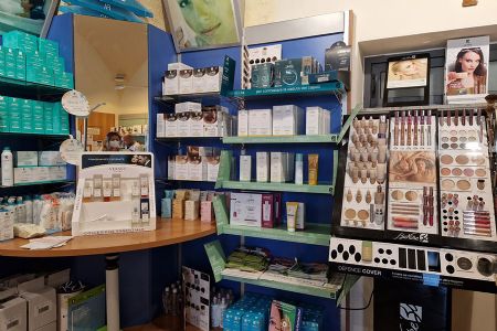 Farmacia Fimiani dott.ssa Luisa, Sant'Antonio Abate Napoli - make-up